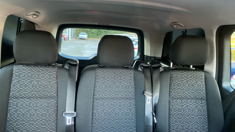 Mercedes-Benz Vito L2 Diesel Rwd 116CDI Pro Crew Van 9G-Tronic